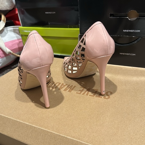 Pink Nine West pumps. Size 10 - Picture 4 of 4